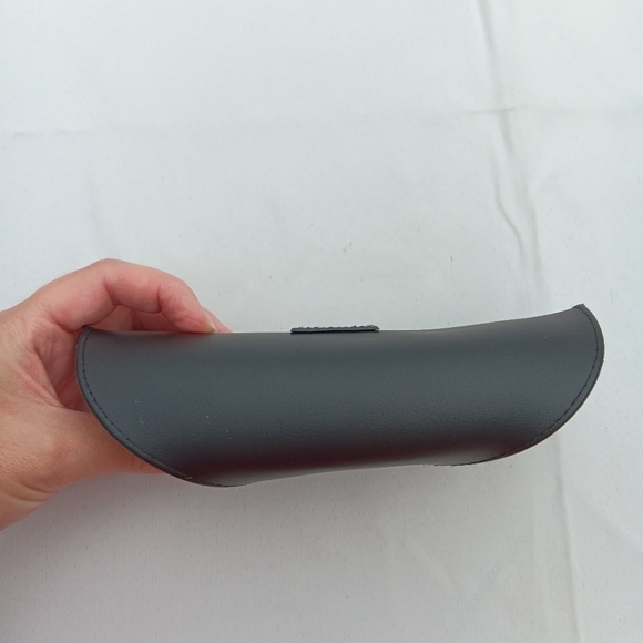 Genuine Ray-Ban Sunglass Case Only Luxottica Sunglasses Snap Closure Black - Picture 3 of 5
